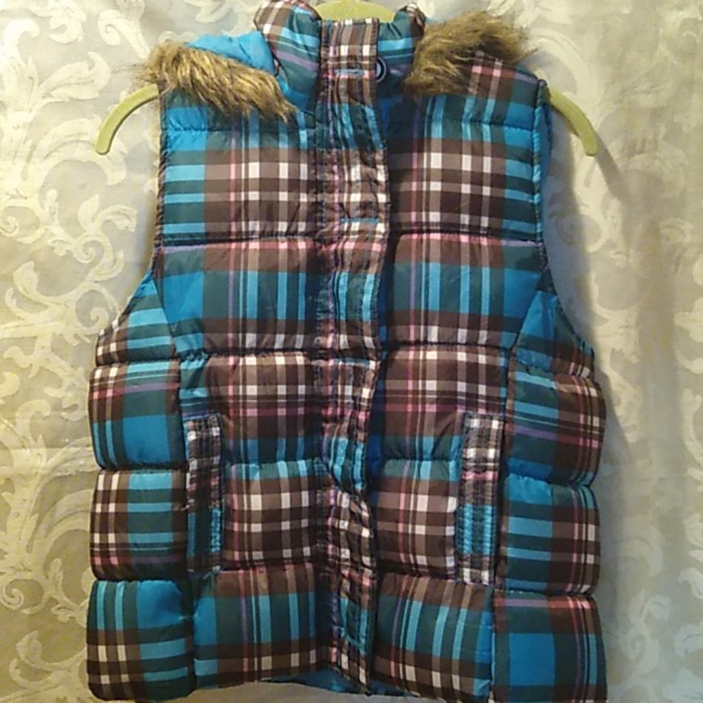Arizona Jean Company Large FAUX FUR TRIMMED HOODED PUFFER VEST